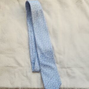 Vineyard Vines Light Blue and White Men's Tie